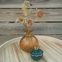 Kleine keramieken urn met vlinder 